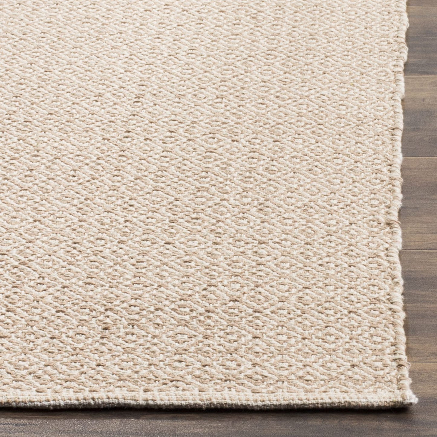 SAFAVIEH Montauk Collection Area Rug - 5' x 7', Ivory & Beige, Handmade Cotton, Ideal for High Traffic Areas in Living Room, Bedroom (MTK717G)