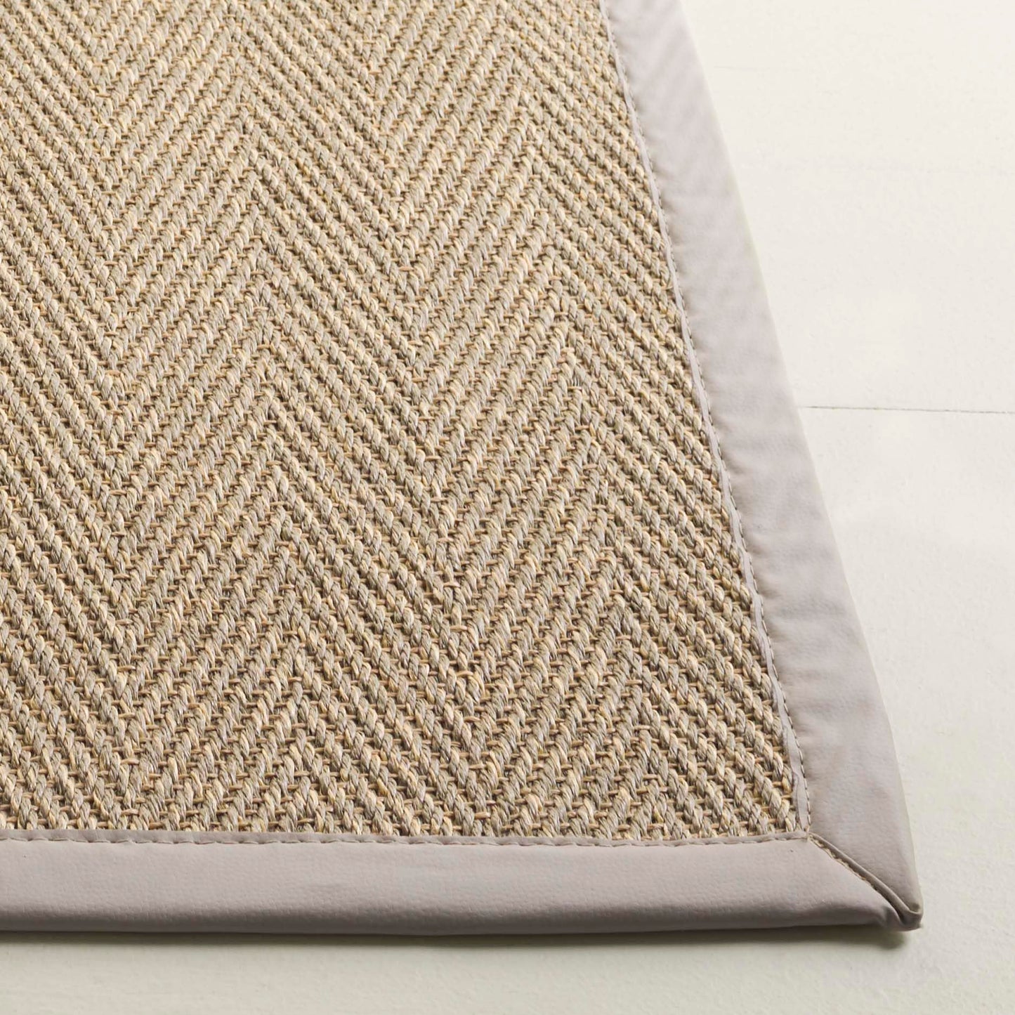 SAFAVIEH Washable Rug Outdoor Napa Faux Sisal Collection - 4' x 6', Natural & Ivory, Non-Shedding & Easy to Clean, Ideal for Patio, Backyard, Mudroom (NFS101A)