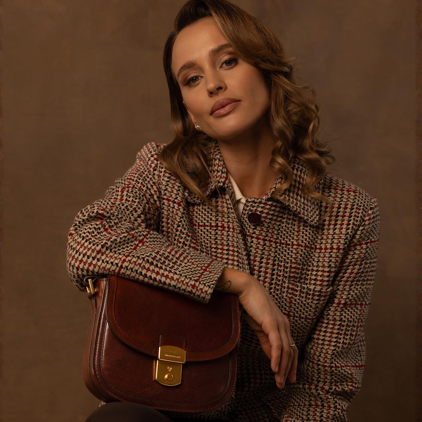 Time Resistance Leather Crossbody Bag – Saddle Bag with Magnetic Closure - Leather Messenger Bag for Women (Brown)