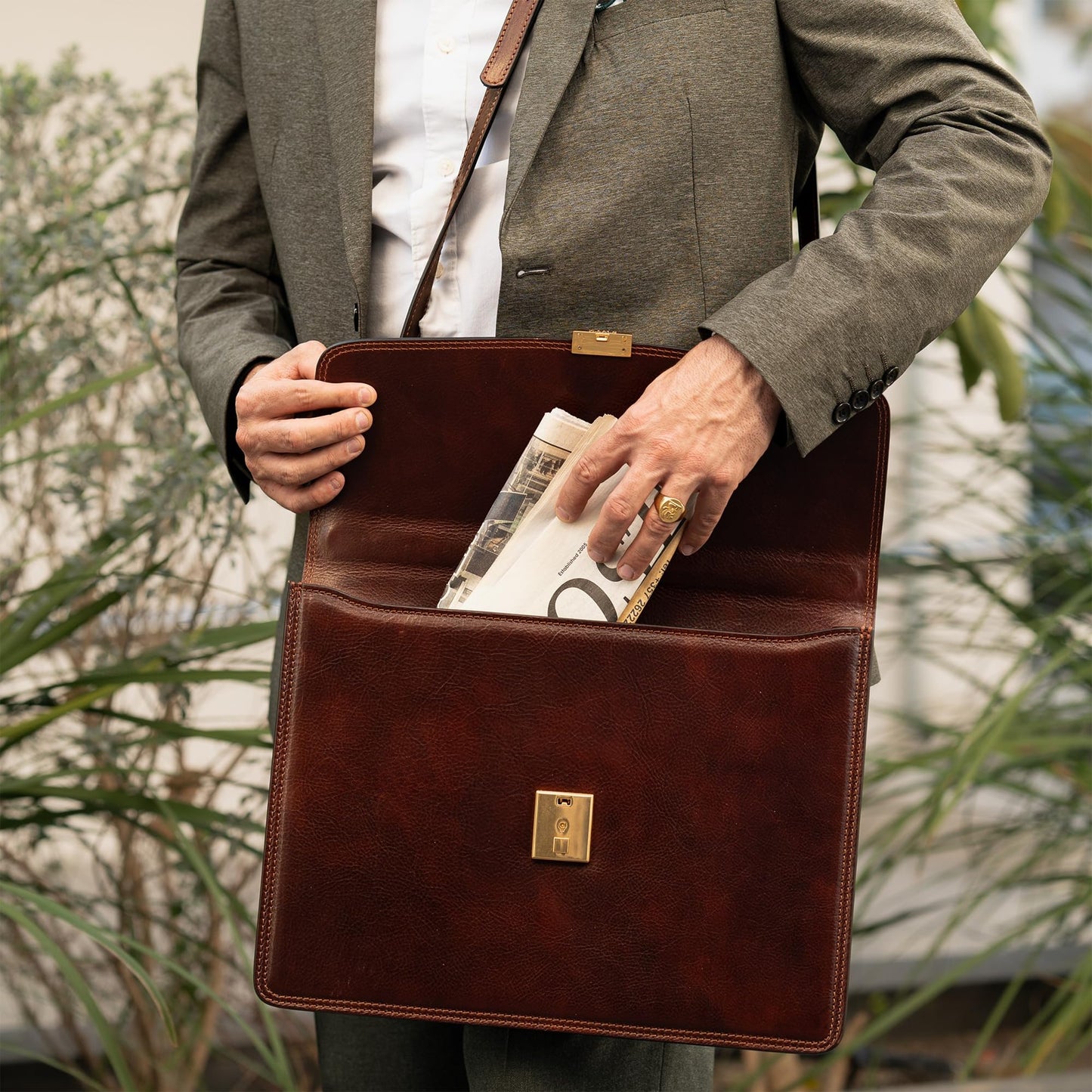 Time Resistance Leather Briefcase - Italian Handmade Leather Laptop Bag - Handbag for Men - Professional Computer Case (Brown)
