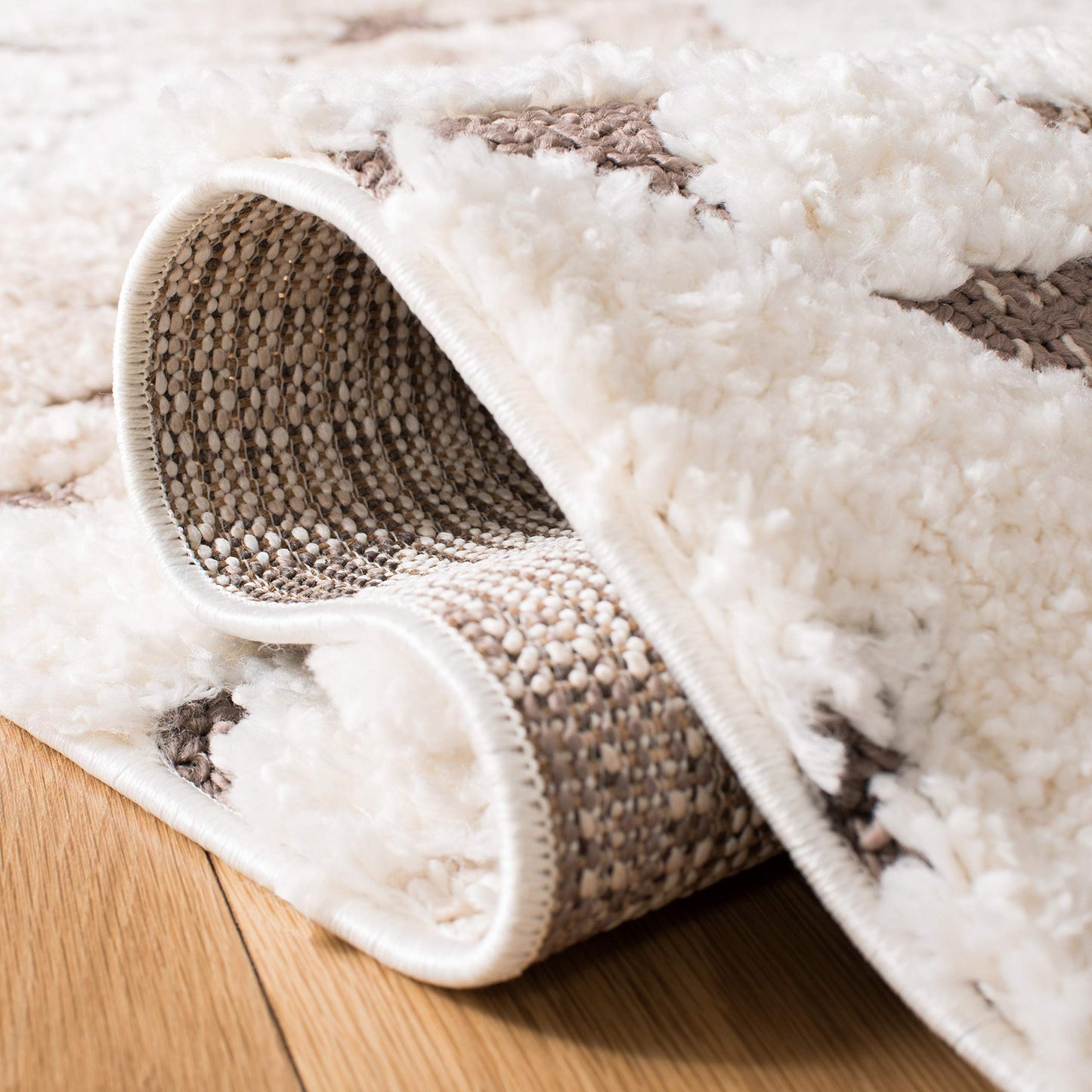 SAFAVIEH Moroccan Tassel Shag Collection Area Rug - 3' Square, Ivory & Brown, Non-Shedding & Easy to Clean, Plush High-Low Texture, Ideal for Living Room, Bedroom, Dining Space (MTS688A)