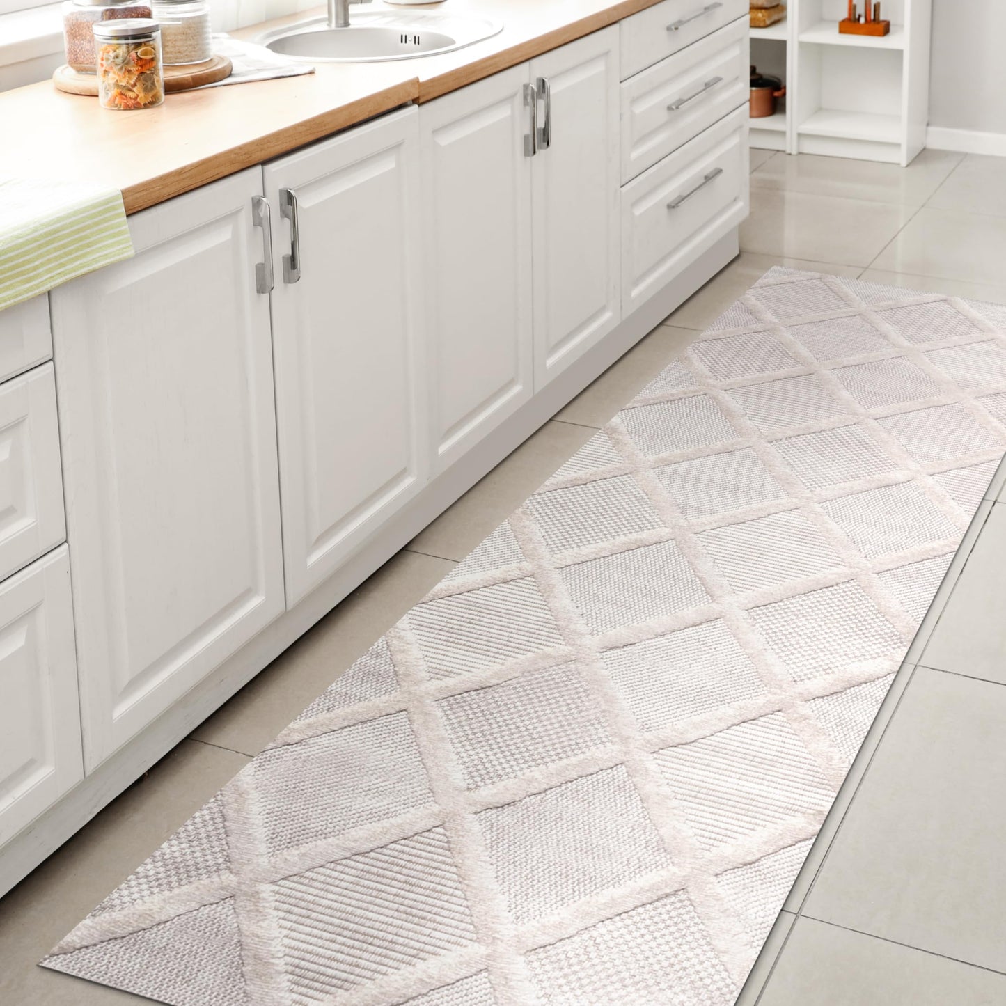 JONATHAN Y Diamond Trellis Indoor Outdoor Runner Rug 2X8 Ivory, Salines for Backyard, Patio, Porch, Easy-Cleaning, High Traffic, Pet-Friendly, Non-Shedding (IBZ101D-28)