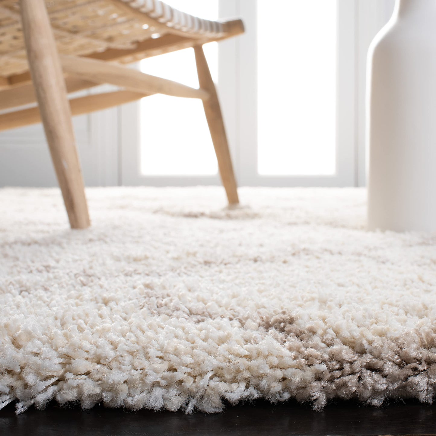 SAFAVIEH Hudson Shag Collection Area Rug - 5'3" x 7'6", Ivory & Beige, Moroccan Trellis Design, Non-Shedding & Easy Care, 2-inch Thick Ideal for High Traffic Areas in Living Room, Bedroom (SGH282E)