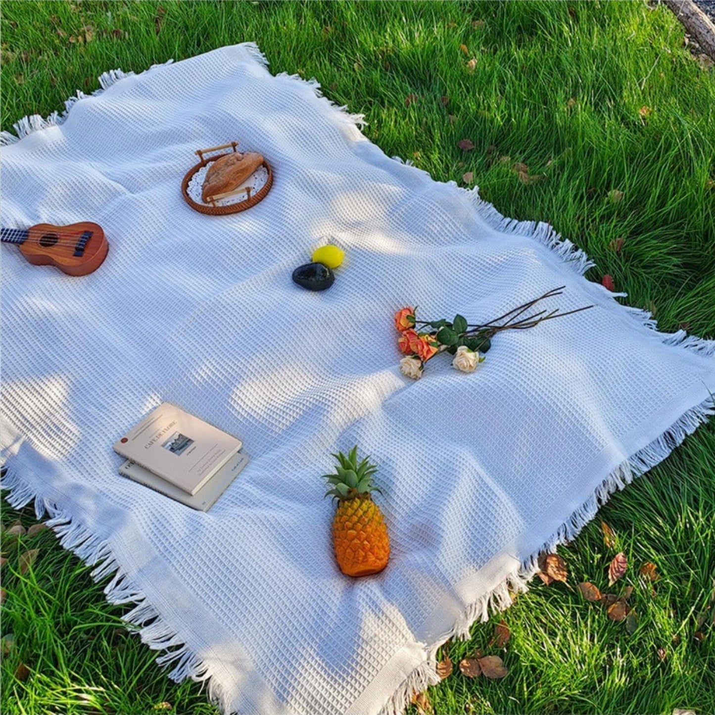Zyntrytong 70"x 70" Picnic Blanket Extra Large,Layer Outdoor Blanket for 5 to 7 Adults,Camping Grass Lawn Park Accessories Cute Couple Gifts Ideas Wedding Registry for Park, Beach (White)
