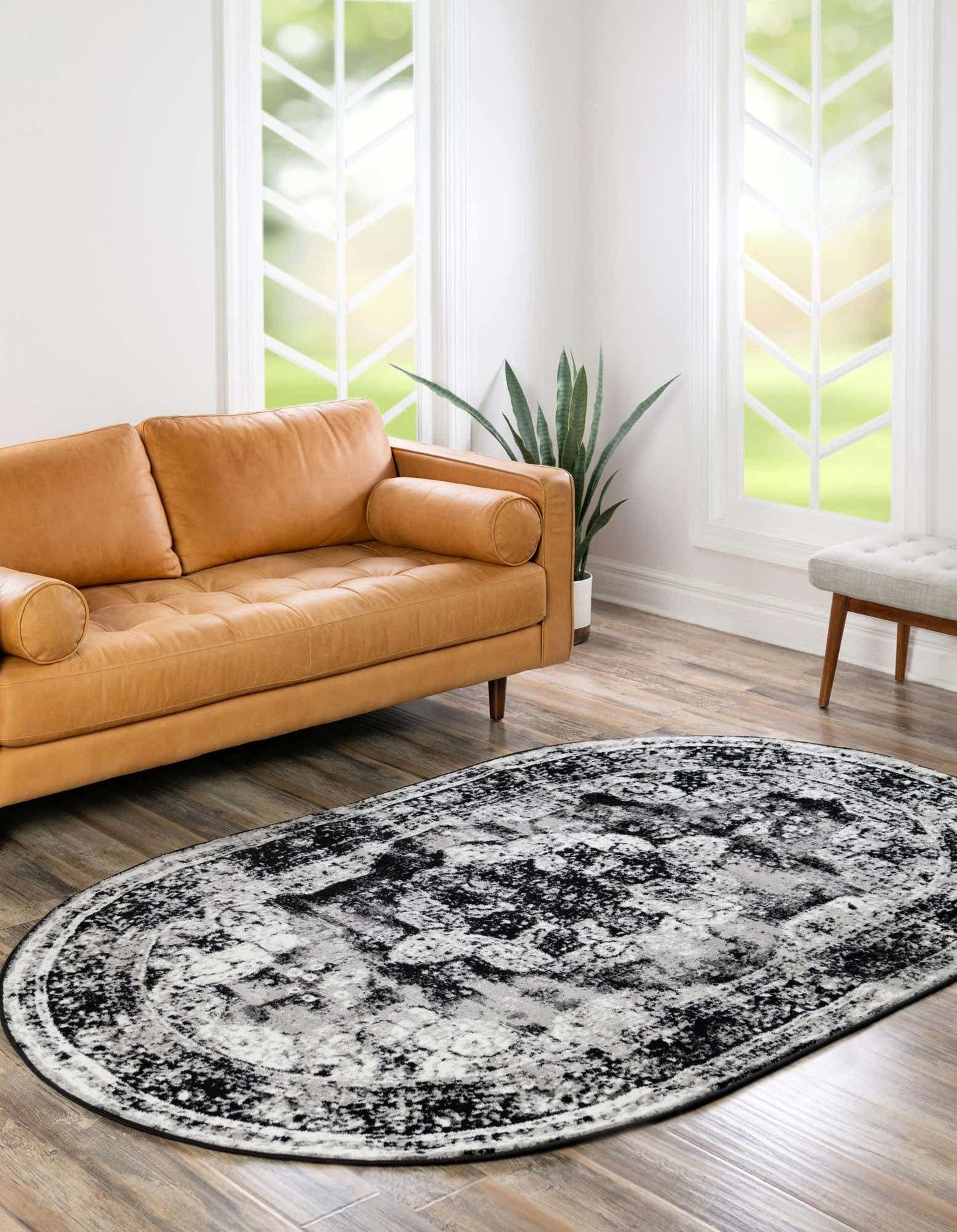 Unique Loom Sofia Collection Area Rug - Salle Garnier (4' 1" x 6' 1" Oval, Black/ Ivory)