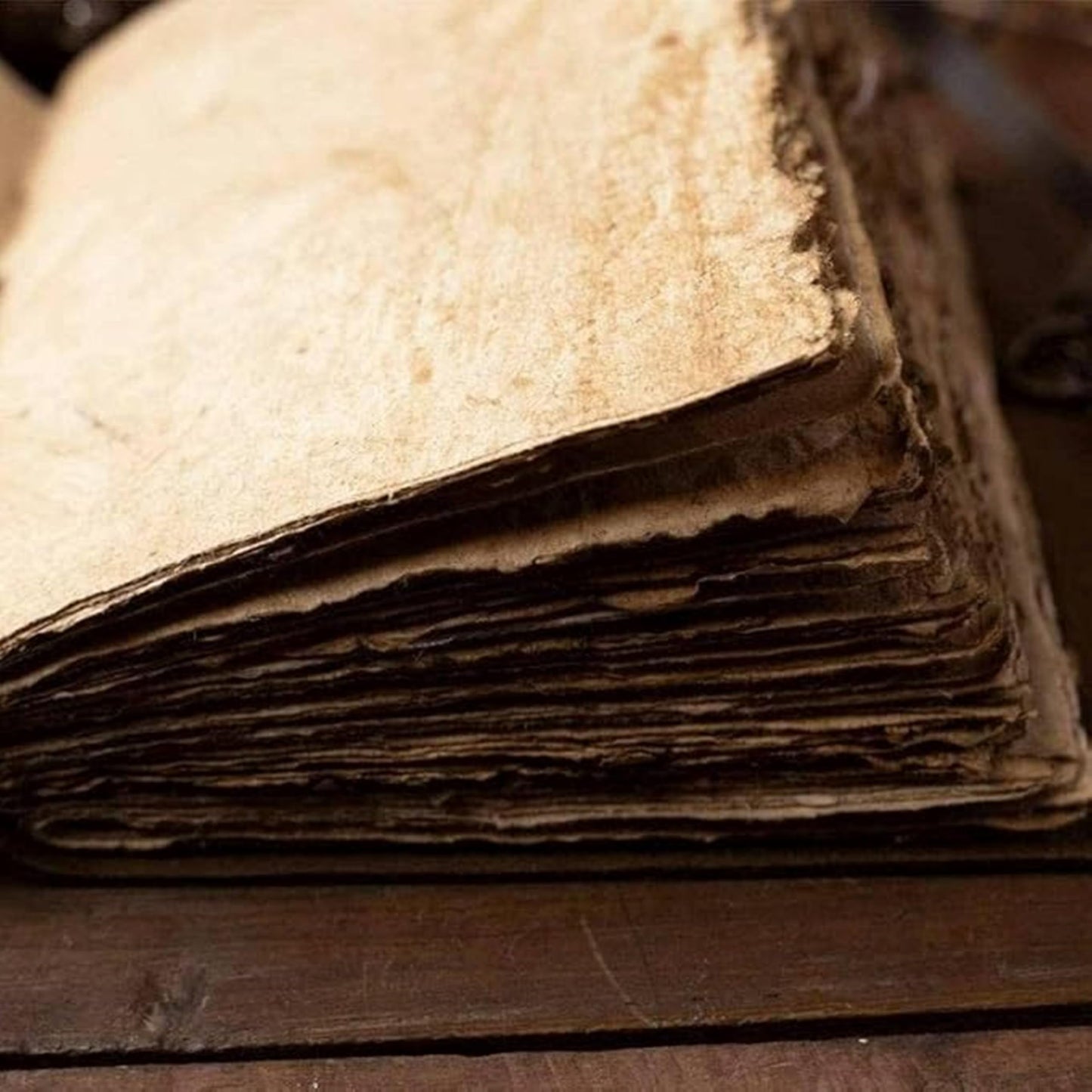 Soskakiist Embossed Leather Journal with Antique Key Vintage Pages Handmade Journal Leather Sketchbook Notepad Leather Travel Journal Book of Shadows Leather grimoire