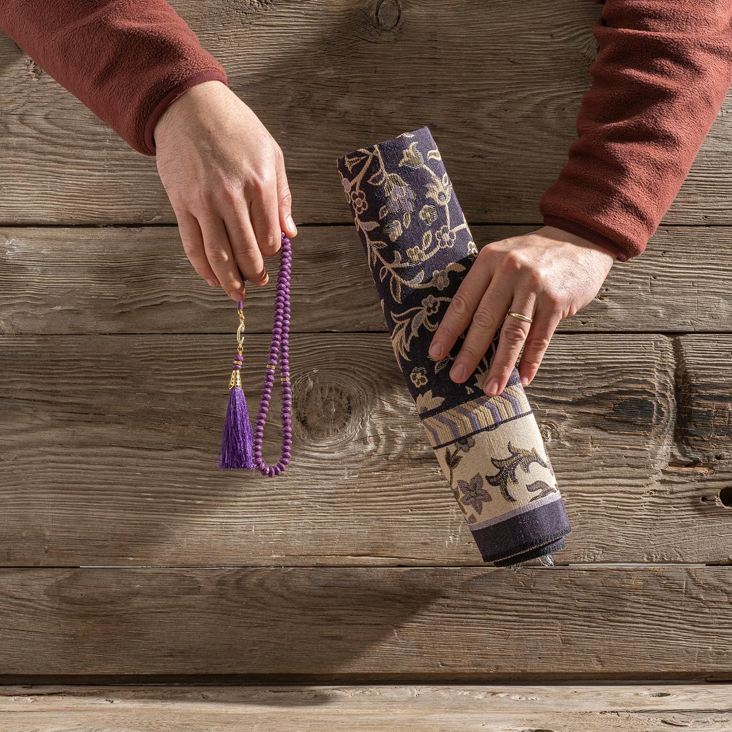 SUMELA Muslim Prayer Rug with Islam Prayer Beads - Travel Prayer Mat, Islamic Gifts for Women, Portable Prayer Matt Islam, Islamic Prayer Rug Islam Men Women, Praying Mat for Muslim Gifts, Purple