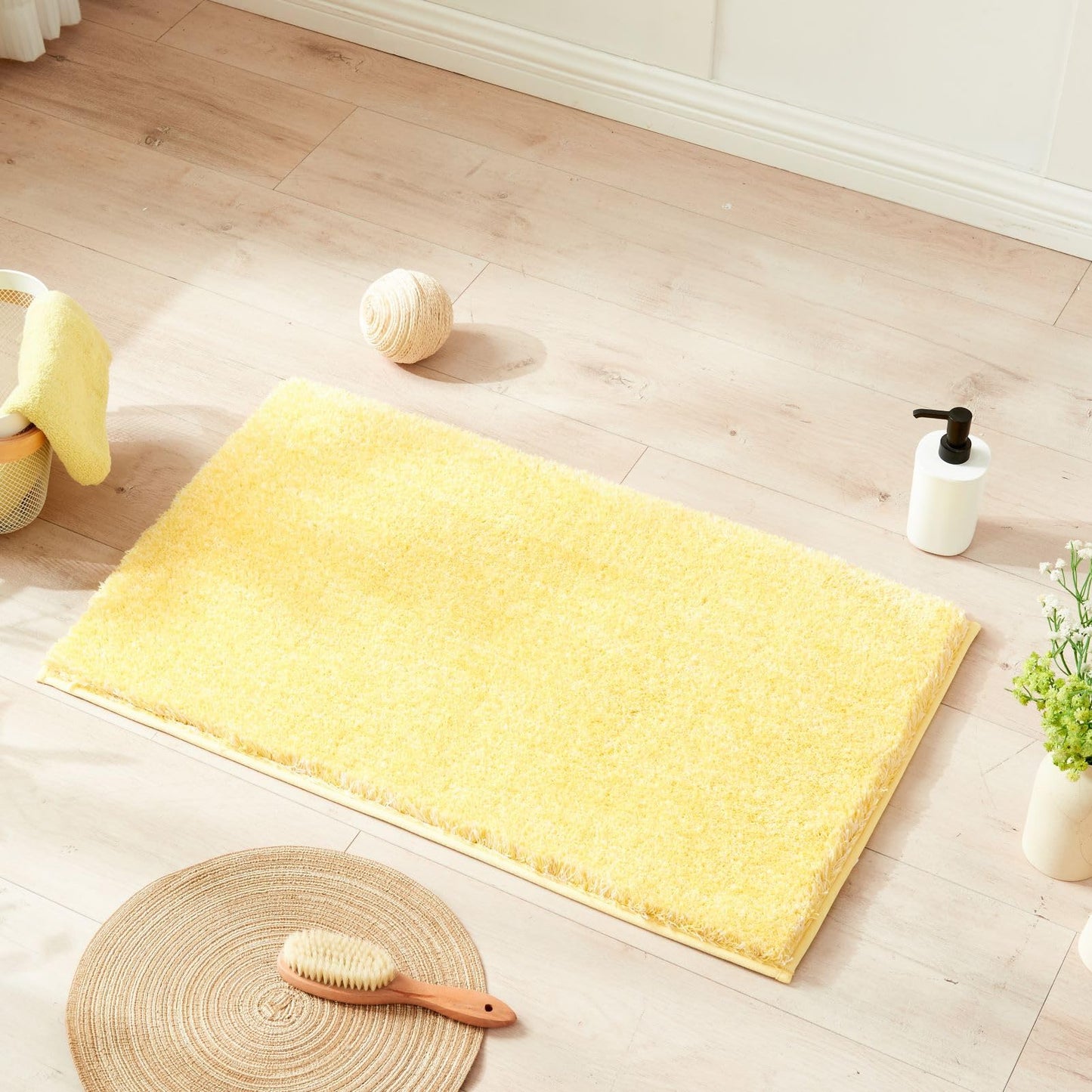 Douceur Sparkle Bath Mats for Bathroom Non Slip 32" X 20", Super Soft Microfiber Yellow Bathroom Rugs Washable, Fluffy Absorbent Bath Rugs, Quick Dry Shower Mat Gifts, Yellow and White