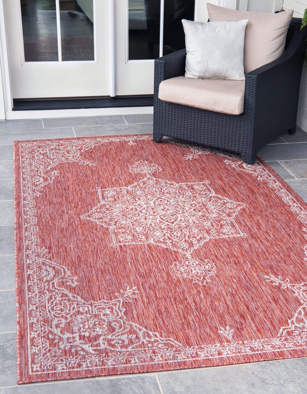 Unique Loom Outdoor Traditional Collection Area Rug - Antique (4' 1" x 6' 1" Rectangle, Rust Red/ Gray)