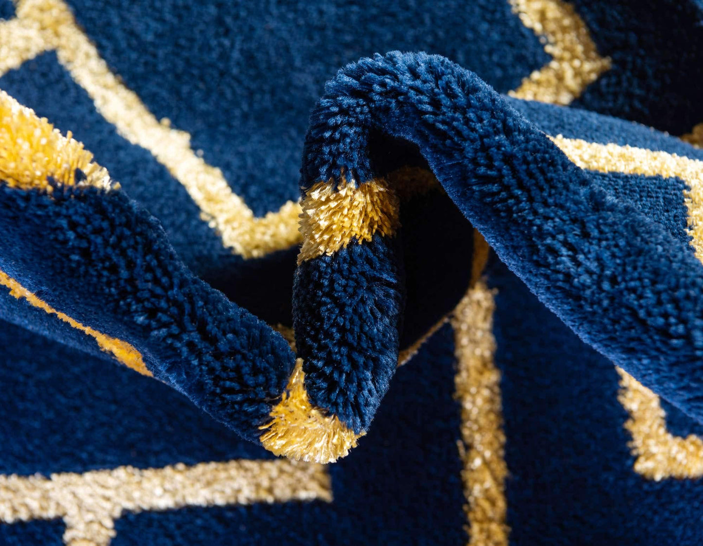Unique Loom Marilyn Monroe Glam Collection Area Rug - Deco (4'x 6' Rectangle, Navy Blue Gold/ Gold)