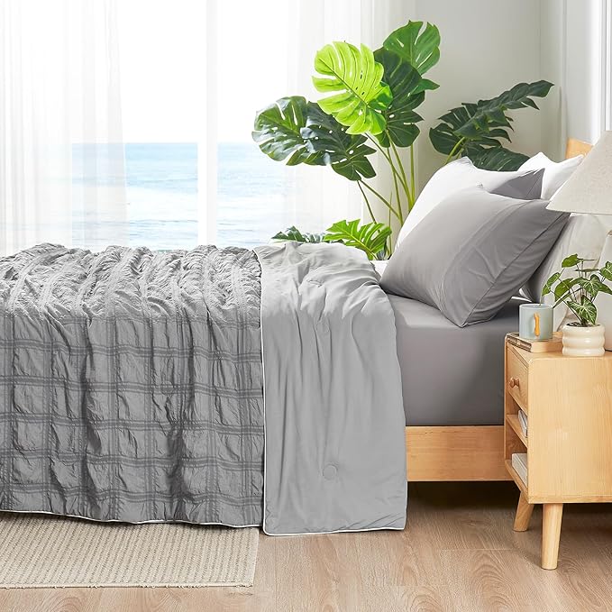 Cozy Bliss Cooling Comforter Twin Size Seersucker Plaid, Q-Max 0.4 Reversible Lightweight Cooling Blanket, Breathable Silk Smooth Summer Bedding Quilt for Hot Sleepers Night Sweats Dark Grey