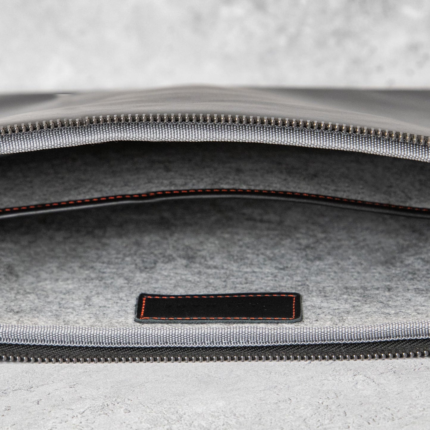 Casemade Real Leather Laptop Case/Zipped Folio Bag with Inner Pocket & Wool Lining Compatible with Apple MacBook, HP, Dell, Asus, Levovo (14 Inch - Black)