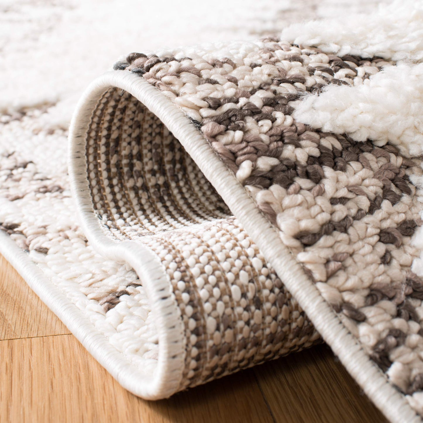 SAFAVIEH Area Rug 8x10 - Moroccan Tassel Shag Collection - Large - Ivory & Brown, Boho Design, Non-Shedding & Easy Cleaning, Plush Pile, Ideal for Living Room, Bedroom, Dining Space (MTS652A)