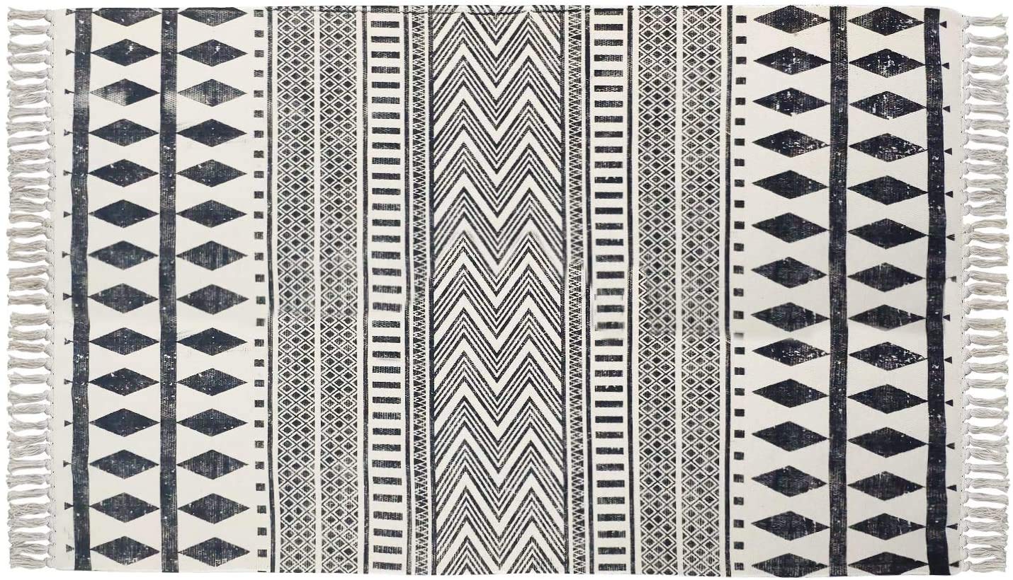 USTIDE 3'x5'Hand Woven Rug, Accent Rug for Bedroom, Large Cotton Tassels Boho Area Rug Fringe Rug for Living Room Kitchen Laundry Bathroom Doorway, Black&Cream