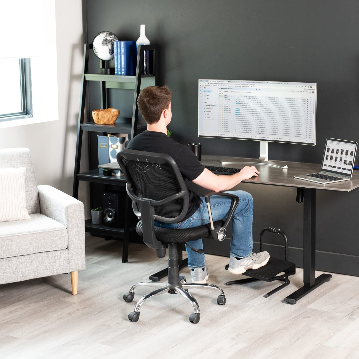 VIVO Ergonomic Height Adjustable Foot Rest Relief Platform, Elevated Stool for Comfortable Sit to Stand Workstation, Non-Slip Surface, Portable, Home Office Classroom Use, Black, STAND-FT01