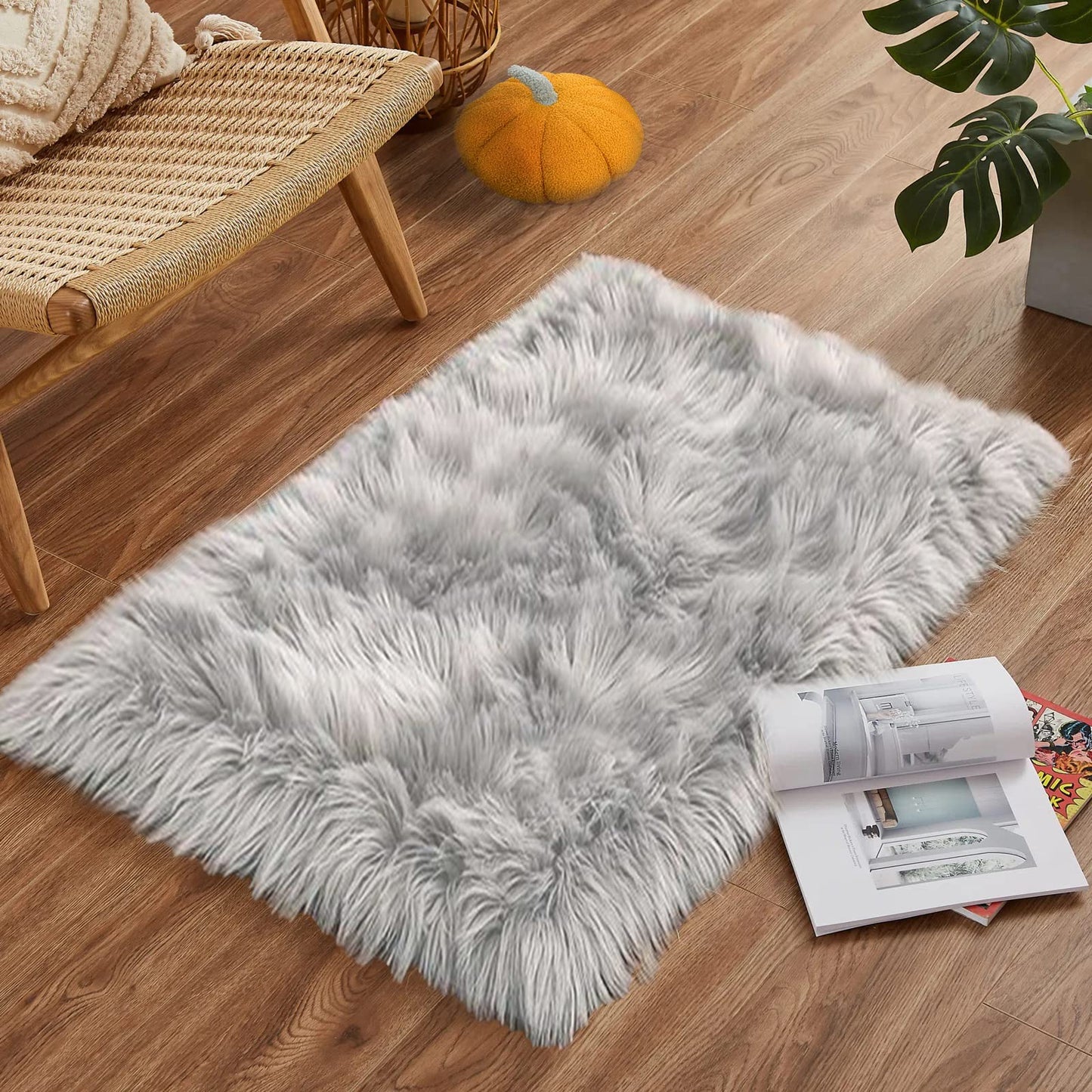Goolela Grey Fluffy Fuzzy Furry Rug 2x3 Gray Faux Sheepskin Fur Rug for Bedroom Living Room Dorm Small Soft Bedside Carpet Plush Washable Rectangle