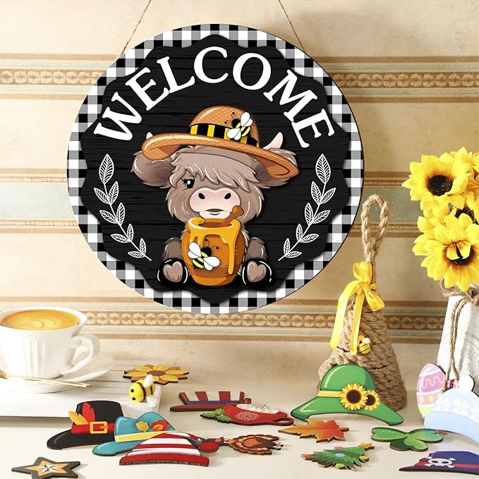 35 Pcs Christmas Interchangeable Highland Cow Welcome Sign Highland Cow Seasonal Wooden Hanging Door Decor Thanksgiving Farmhouse Hanging Sign for Front Door Xmas Party Decoration Gift