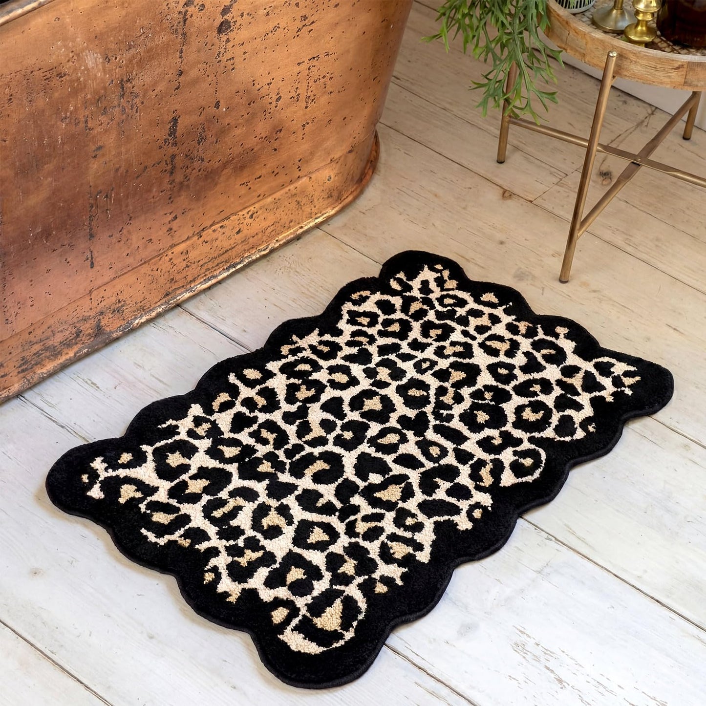 Dunzy Scalloped Cheetah Rug Leopard Bathroom Mat Cheetah Print Room Decor Cute Absorbent Bath Mat for Bathroom Non Slip Soft Leopard Bath Rug Western Decor for Home Living Room Bedroom, 20 x 31