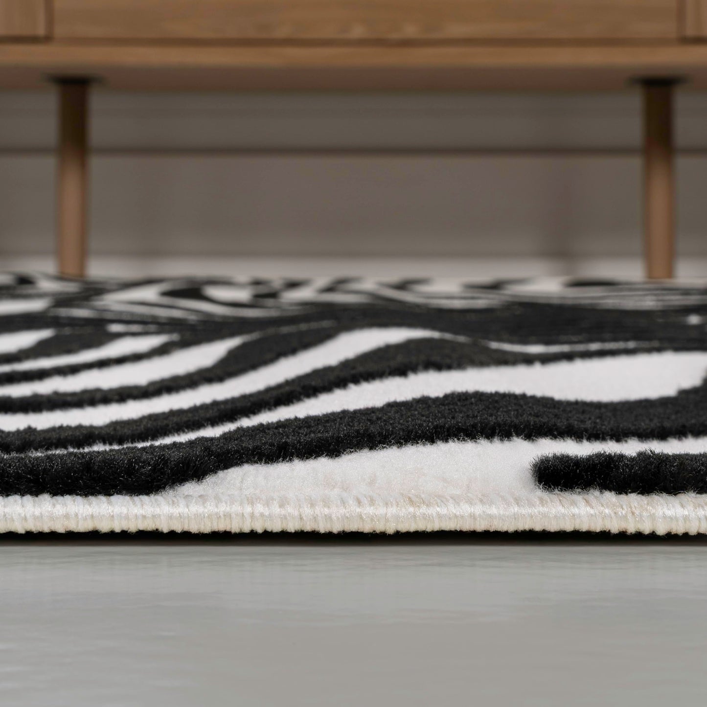 JONATHAN Y Maribo High-Low Abstract Striped Black/White 8x10 Area Rug Indoor, Non-Shedding, Stain Resistant for Bedroom, Living Room, Kitchen (SCN103F-8)