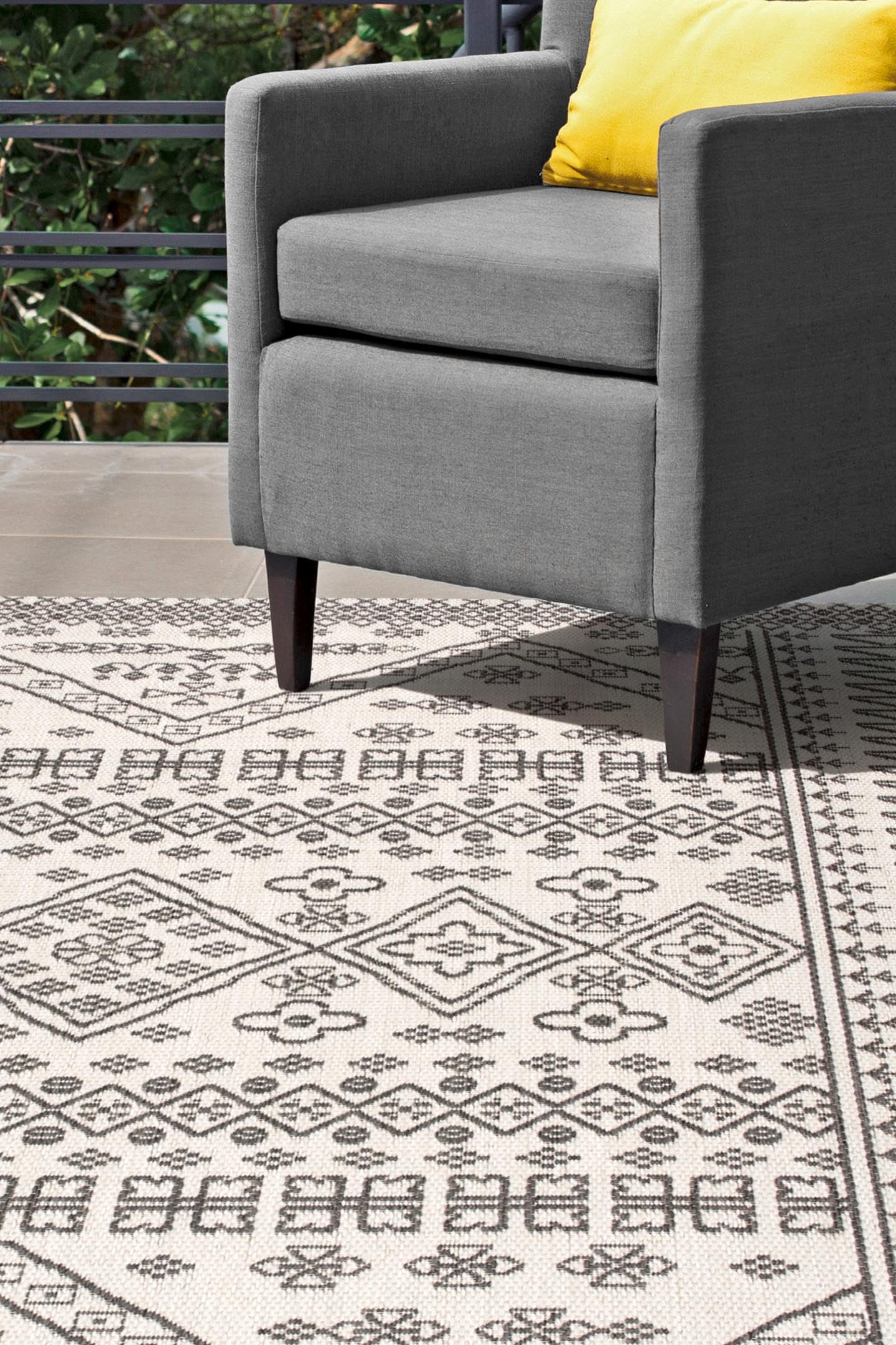 Nuloom Outdoor Performance Kandace Ivory/Grey, 2' x 8', Tribal, Soft and Cozy, High Traffic, Stain Resistant, Easy Clean, Durable Runner for Indoor/Outdoor Patio, Deck, Porch, Garden, Courtyard