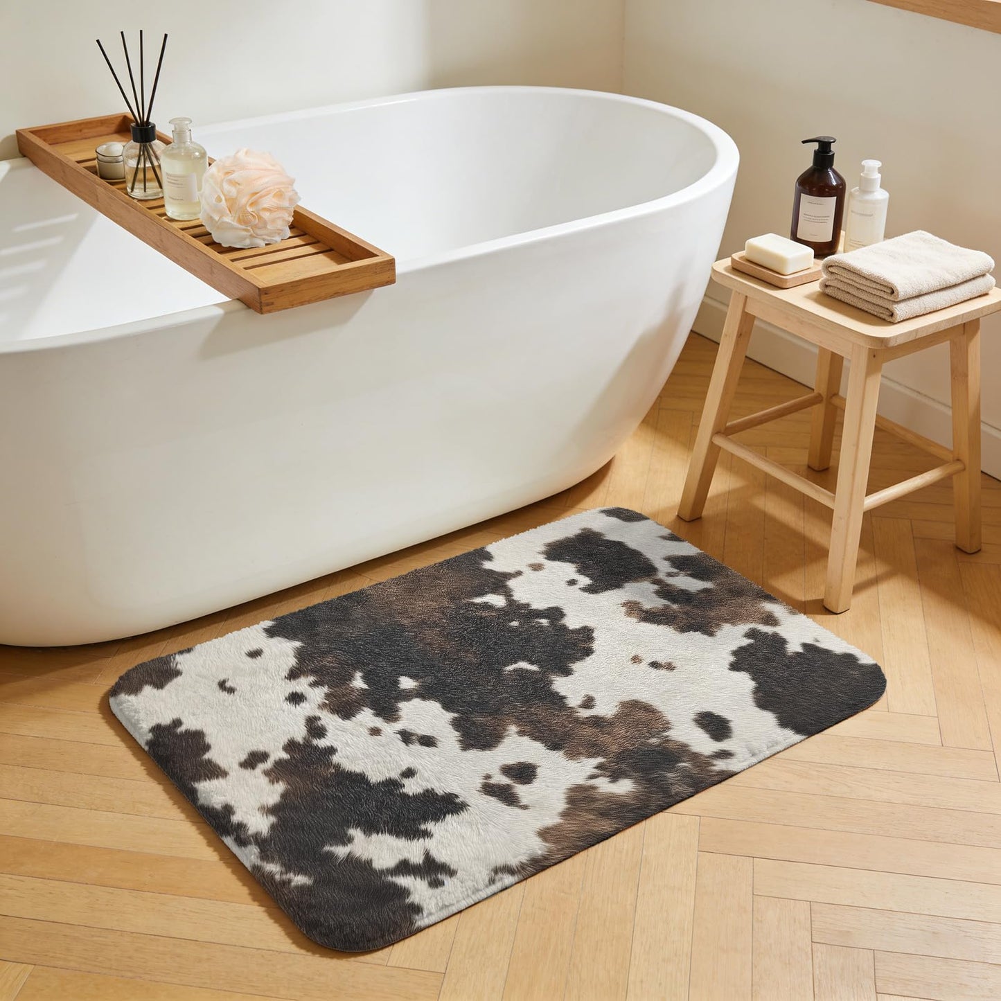 Ulord Brown and White Western Cowhide Bathroom Rugs 24"x16" Water Absorbent Soft Non-Slip Bath Mat Machine Washable Mats for Showers Laundry Rooms Indoor Doors Decor