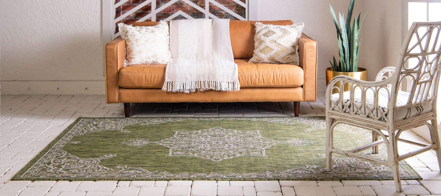 Unique Loom Outdoor Traditional Collection Area Rug - Antique (5' 1" x 8' Rectangle, Green/ Gray)
