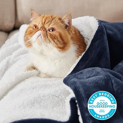 Bedsure GentleSoft Sherpa Fleece Blankets Queen Size for Bed - Thick and Warm Throw for Men, Soft Fuzzy Plush Queen Blanket for Winter, Navy, 90x90 Inches