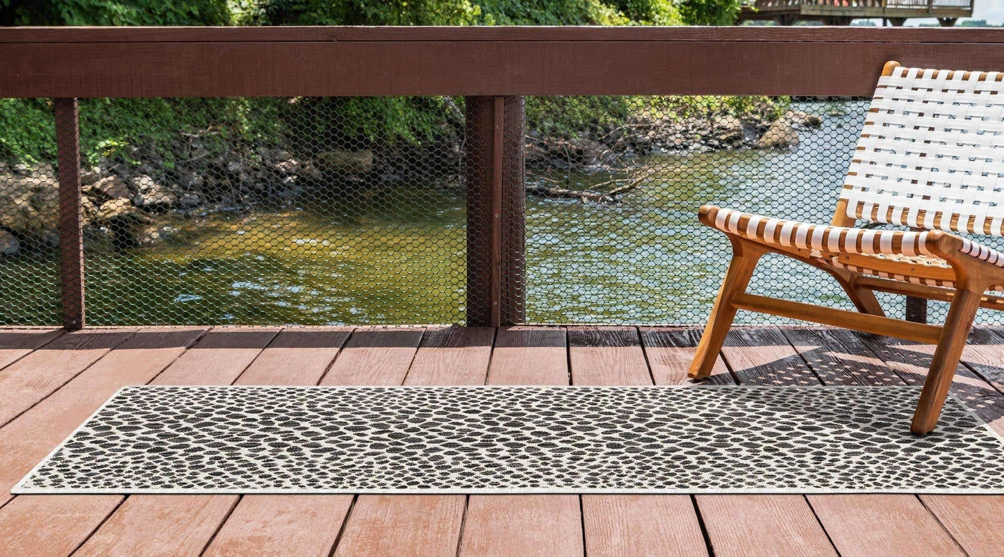 Unique Loom Outdoor Collection Area Rug - Cape Town (2' x 8' Runner, Black/ Ivory)