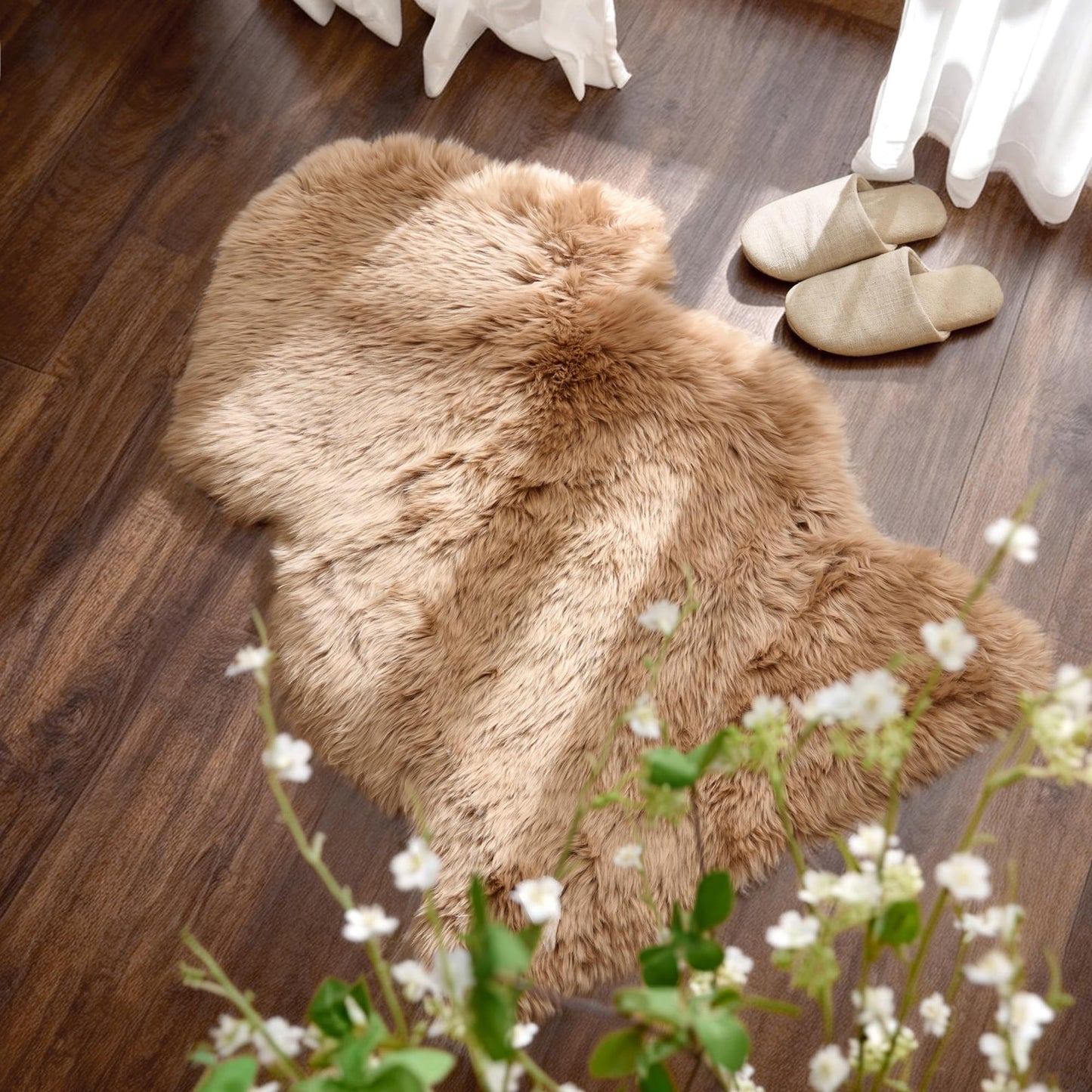 GINAMUSE Premium Genuine Sheepskin Area Rug for Bedroom,Real Fluffy Soft Wool Fur Carpet Natural Luxury Lambskin Rug Seat Chair Covers for Couch Sofa Living Room(Tan,2×3 Feet Sheepskin)