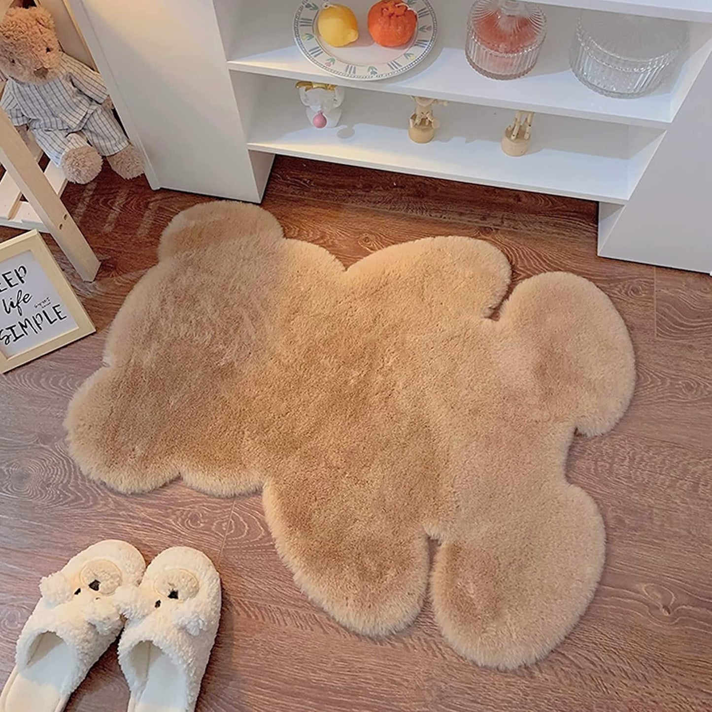 TENNOLA 2.5x3.4 ft Small Bear Soft Fluffy Rug, Shag Faux Sheepskin Fur Rug Fuzzy Shaggy Area Rug Cute Plush Carpet for Nursery Kids Girls Bedroom Room Aesthetic Living Room Floor Home Decor, Brown