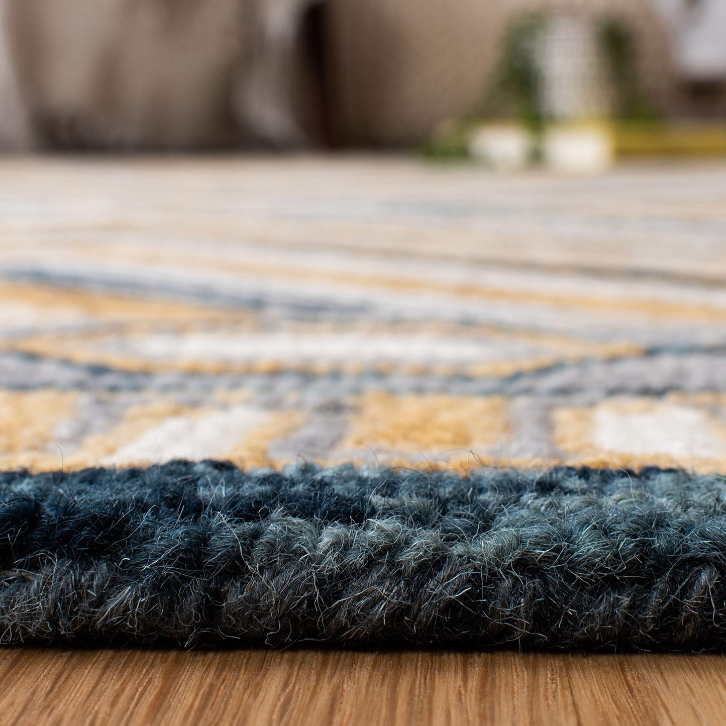 SAFAVIEH Aspen Collection Area Rug - 6' x 9', Navy & Gold, Handmade Boho Wool, Ideal for High Traffic Areas in Living Room, Bedroom (APN809N)