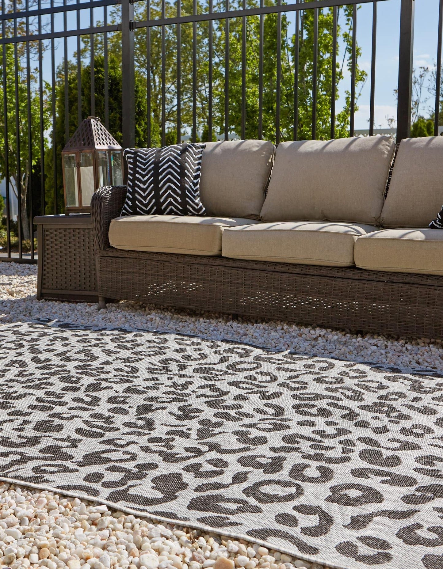 Unique Loom Outdoor Safari Collection Area Rug - Leopard (3' 3" x 5' 3" Rectangle, Light Gray/ Gray)