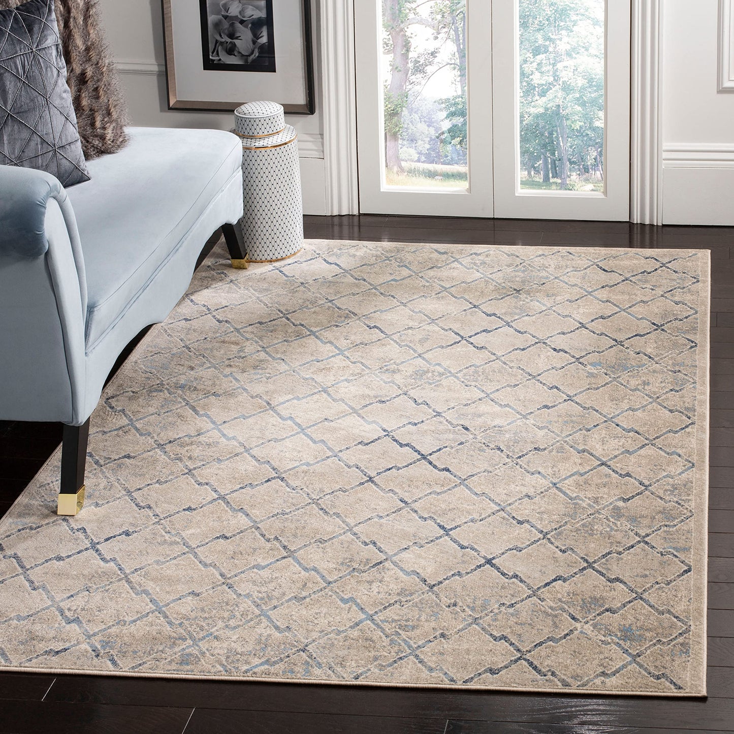 SAFAVIEH Brentwood Collection Accent Rug - 4' x 6', Light Grey & Blue, Trellis Distressed Design, Non-Shedding & Easy Care, Ideal for High Traffic Areas in Entryway, Living Room, Bedroom (BNT809G)