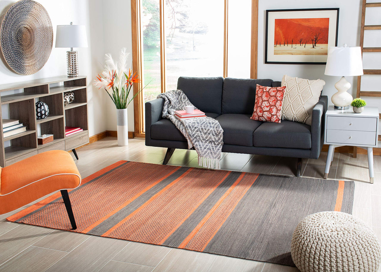 SAFAVIEH Kilim Collection Accent Rug - 4' x 6', Dark Grey & Orange, Handmade Flat Weave Wool, Ideal for High Traffic Areas in Entryway, Living Room, Bedroom (KLM952C)