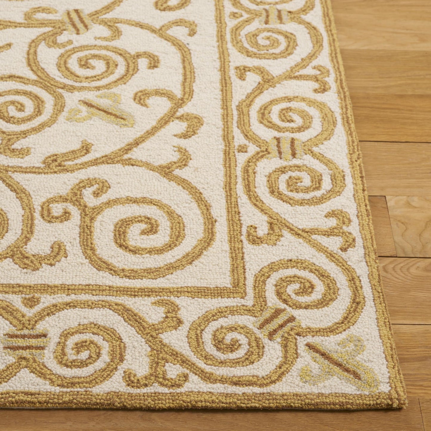 SAFAVIEH Chelsea Collection Runner Rug - 2'6" x 6', Ivory & Gold, Hand-Hooked French Country Wool, Ideal for High Traffic Areas in Living Room, Bedroom (HK11P)