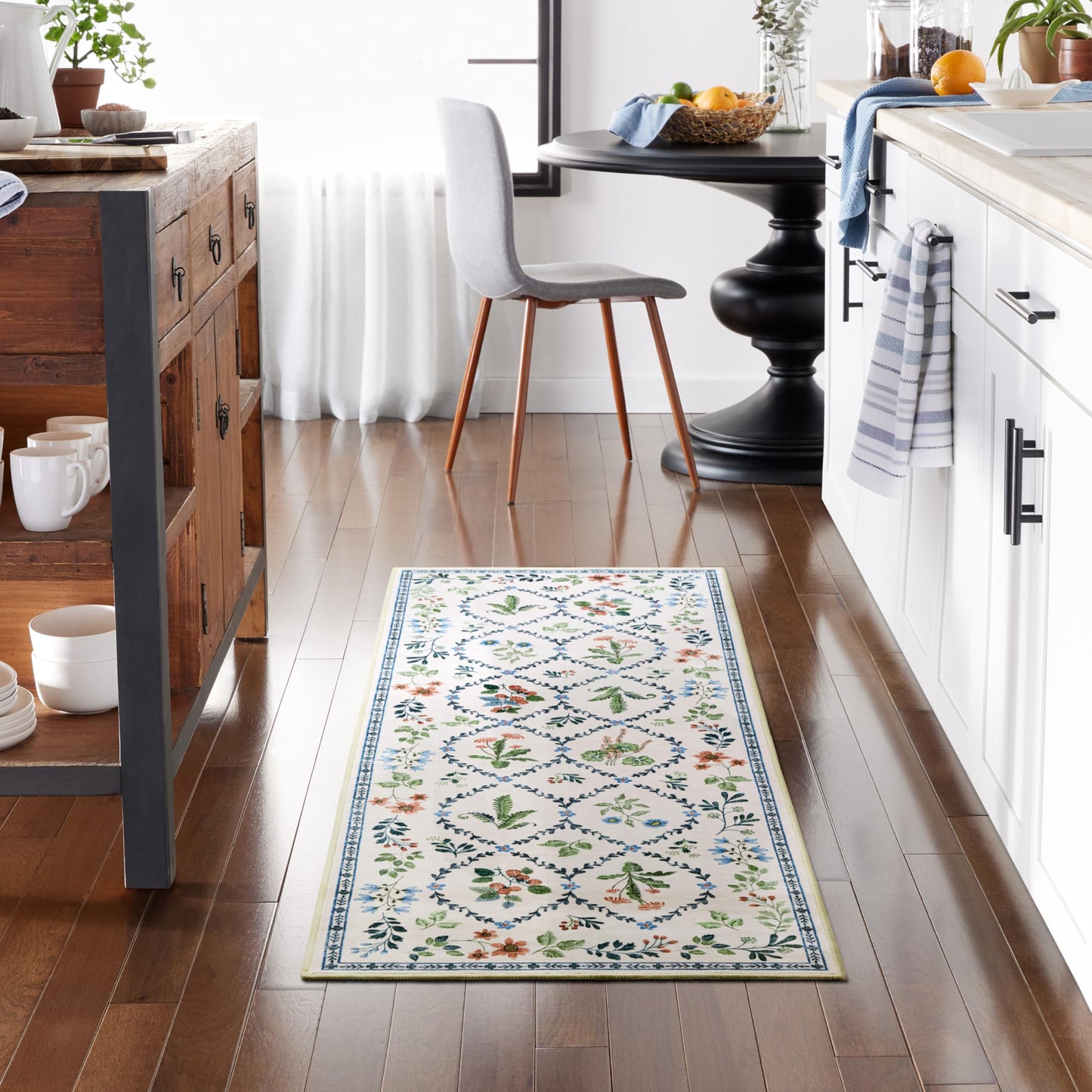 EVERWASH Haven Floral Trellis Machine Washable Area Rug with Airflo Technology for Easy Clean, Ultra-Soft Non-Slip Rug with Built-in Pad, Pet, Family & Allergy Friendly, Ivory, 2'6"x7'