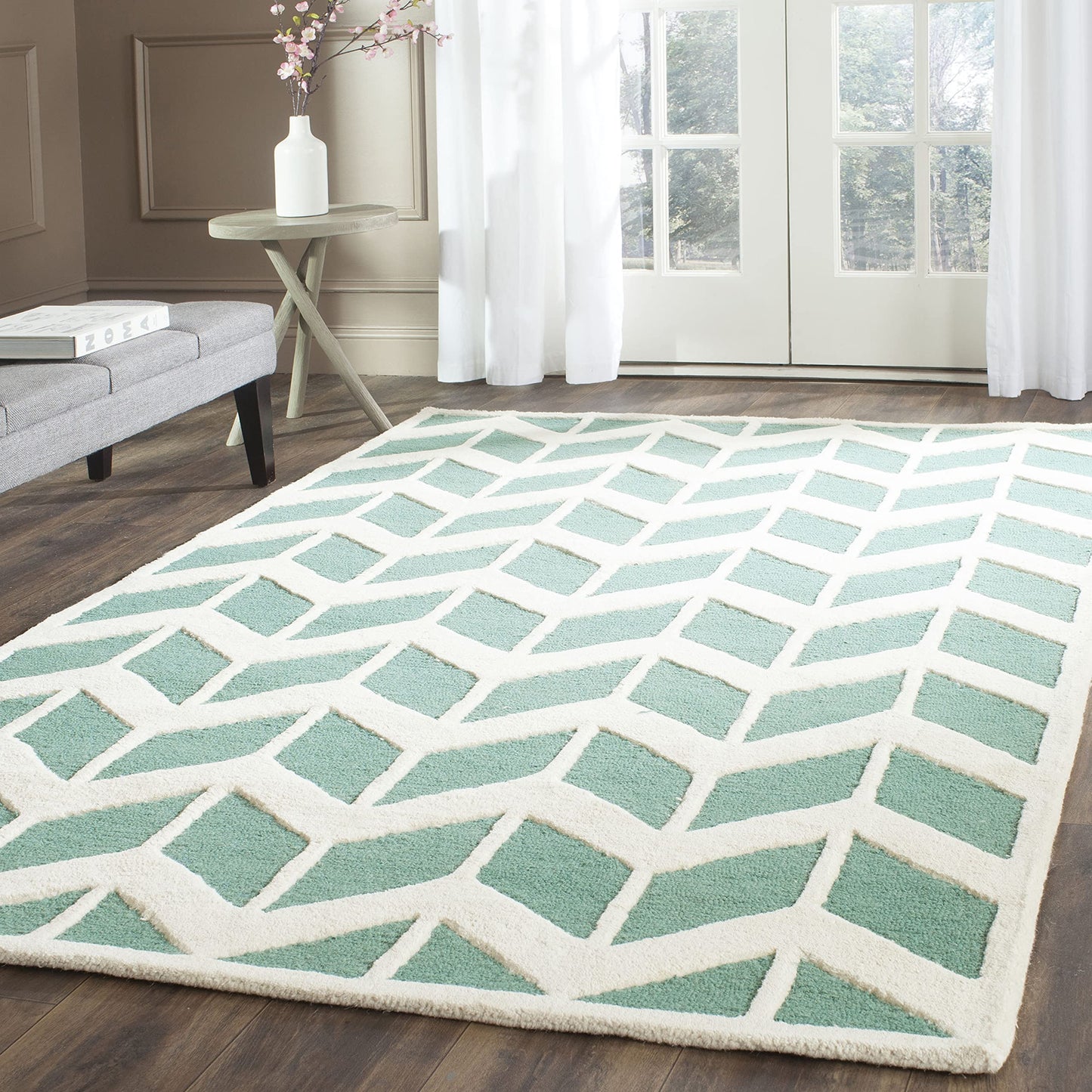 SAFAVIEH Cambridge Collection Area Rug - 6' x 9', Teal & Ivory, Handmade Chevron Wool, Ideal for High Traffic Areas in Living Room, Bedroom (CAM718T)
