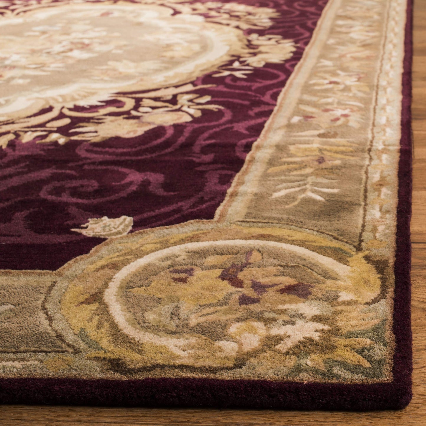 SAFAVIEH Empire Collection 7'6" x 9'6" Dark Red / Dark Beige EM414A Handmade Traditional European Premium Wool Area Rug