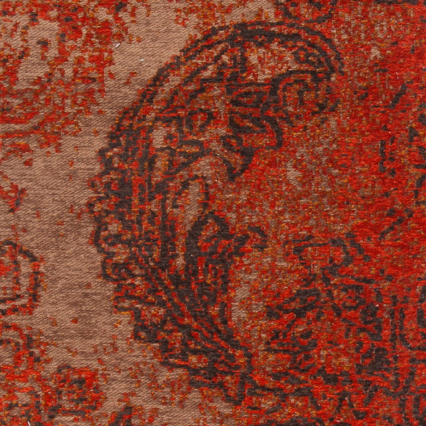 SAFAVIEH Classic Vintage Collection Accent Rug - 4' x 6', Rust & Brown, Distressed Design, Non-Shedding & Easy Care, Ideal for High Traffic Areas in Entryway, Living Room, Bedroom (CLV222A)