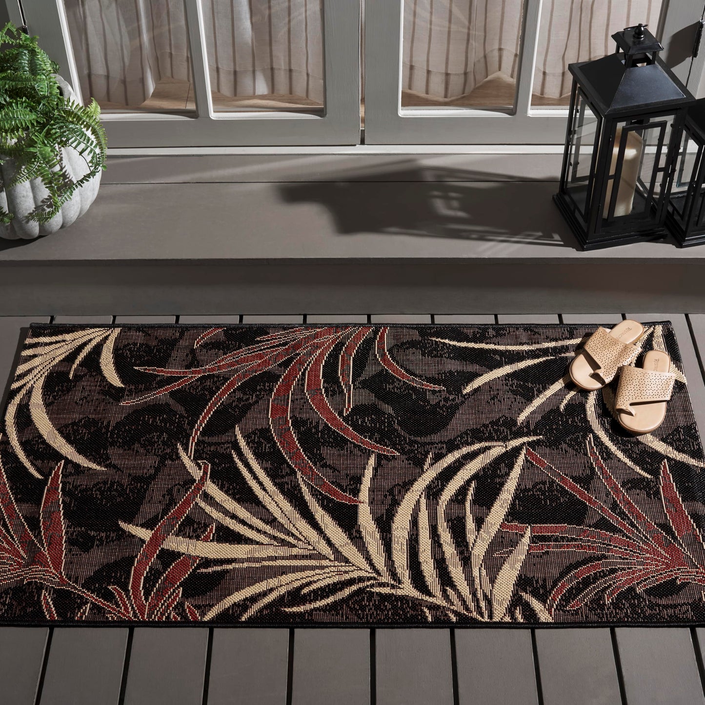 SAFAVIEH Courtyard Collection CY6083 Indoor/ Outdoor Non-Shedding Easy-Cleaning Patio Backyard Porch Deck Mudroom Area-Rug, 2'7" x 5', Black / Cream