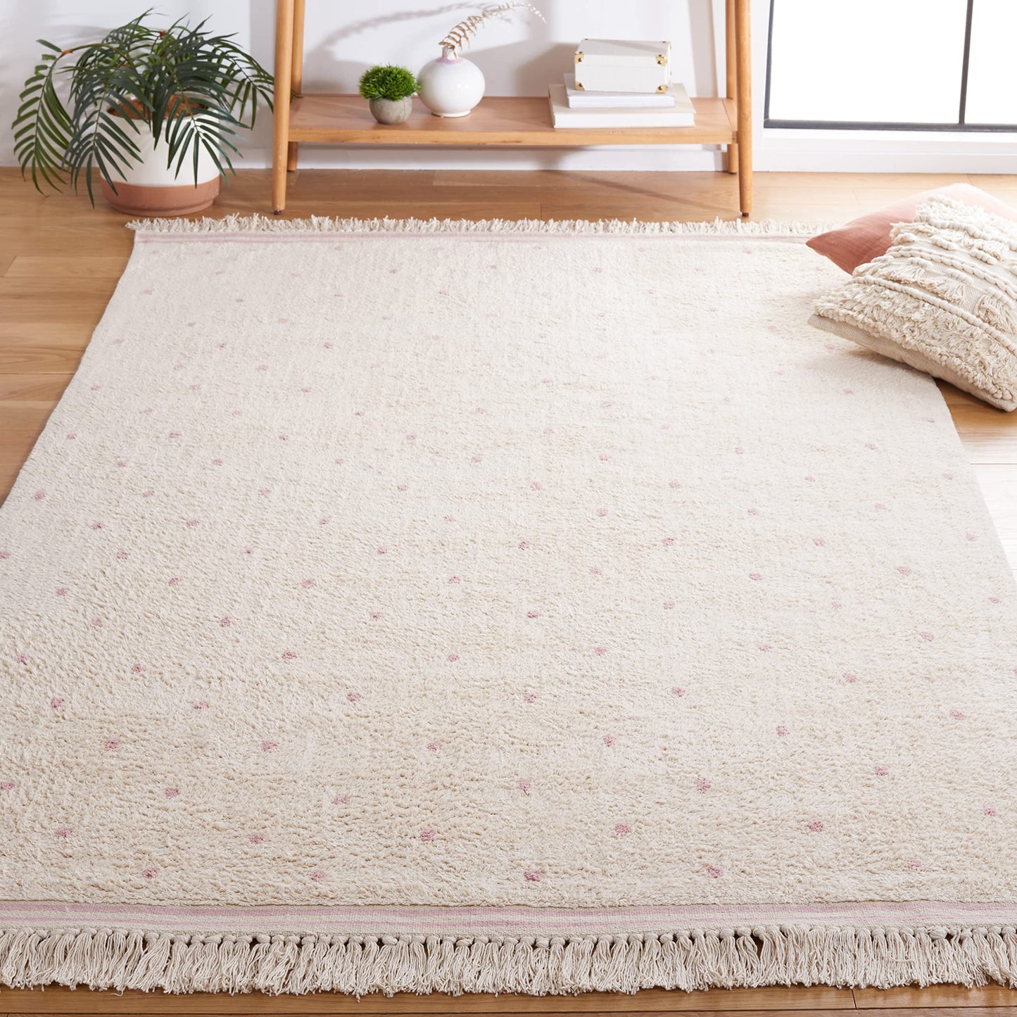 SAFAVIEH Washable Rug Easy Care Collection - 5' x 8', Ivory & Pink, Handmade Cotton, Easy to Clean, Ideal for Living Room, Bedroom, Dining Space (ECR212U)
