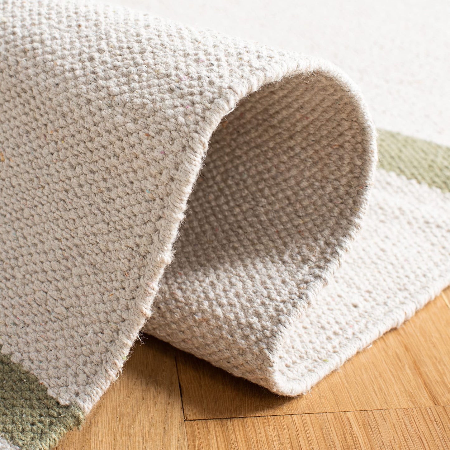 SAFAVIEH Montauk Collection Accent Rug - 4' x 6', Light Green & Ivory, Handmade Flat Weave Boho Farmhouse Cotton Modern Stripe, Ideal for High Traffic Areas in Entryway, Living Room, Bedroom (MTK311J)