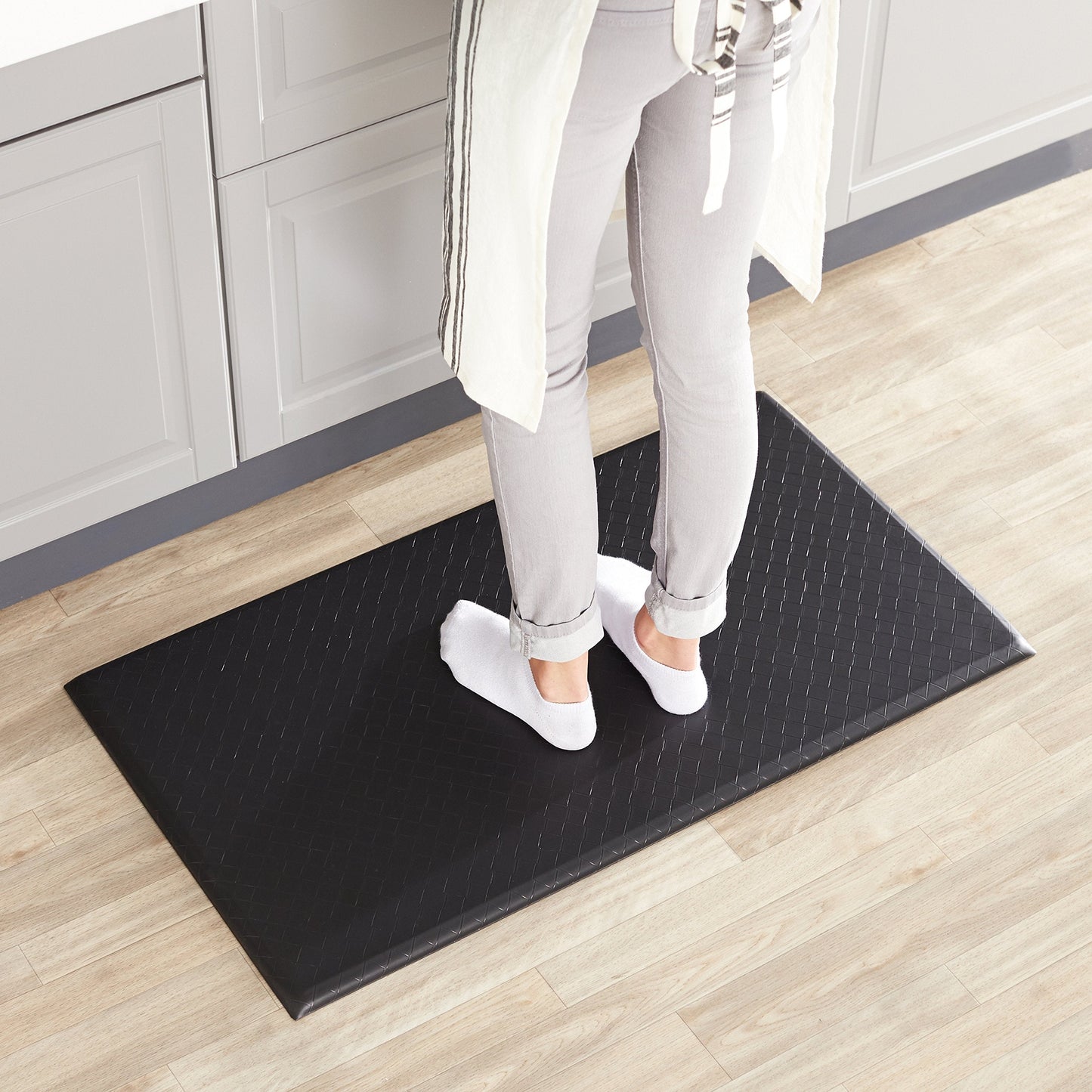 Amazon Basics Anti-Fatigue Standing Mat, Non-Slip, Cushioned, Stain Resistant Comfort Mat for Home, Office and Standing Desk, 20" x 36" x 0.6", Geometric, Black, 5-Pack