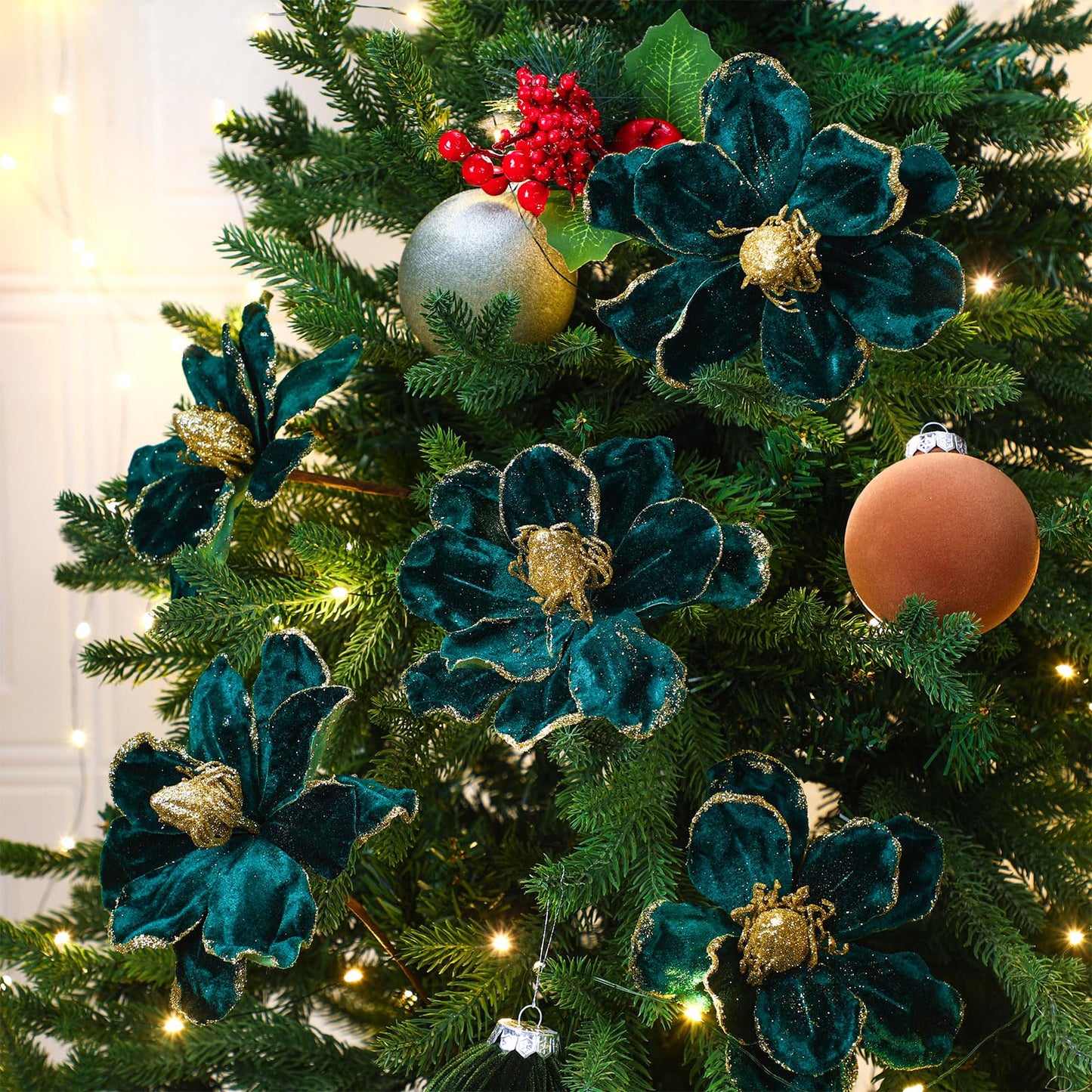 XunYee 10 Pcs Dark Green Velvet Christmas Glitter Flowers Magnolia Artificial Poinsettia Flower Christmas Tree Ornaments Velvet Floral Picks with Clips for Xmas DIY Wreath Decor, 6 Inch