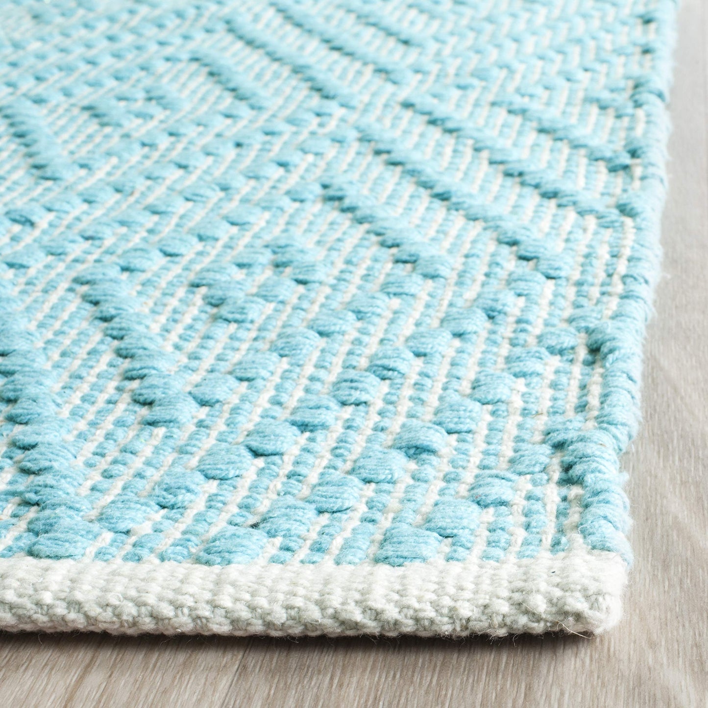 SAFAVIEH Montauk Collection Area Rug - 6' x 9', Turquoise & Ivory, Handmade Trellis Cotton, Ideal for High Traffic Areas in Living Room, Bedroom (MTK811H)