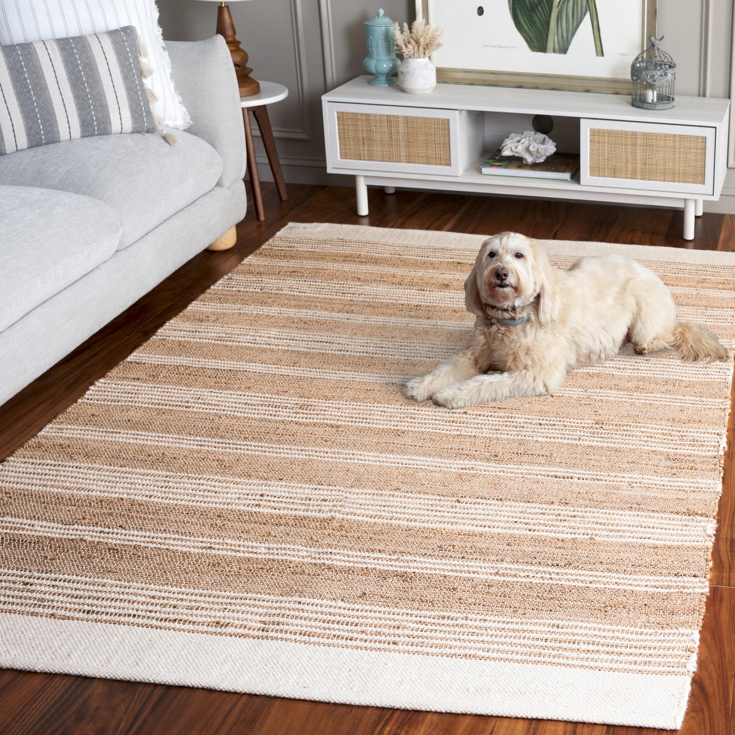 SAFAVIEH Natural Fiber Collection Area Rug - 6' x 9', Natural & Ivory, Handmade Jute, Ideal for The Living Room, Dining, Bedroom (NF608A)