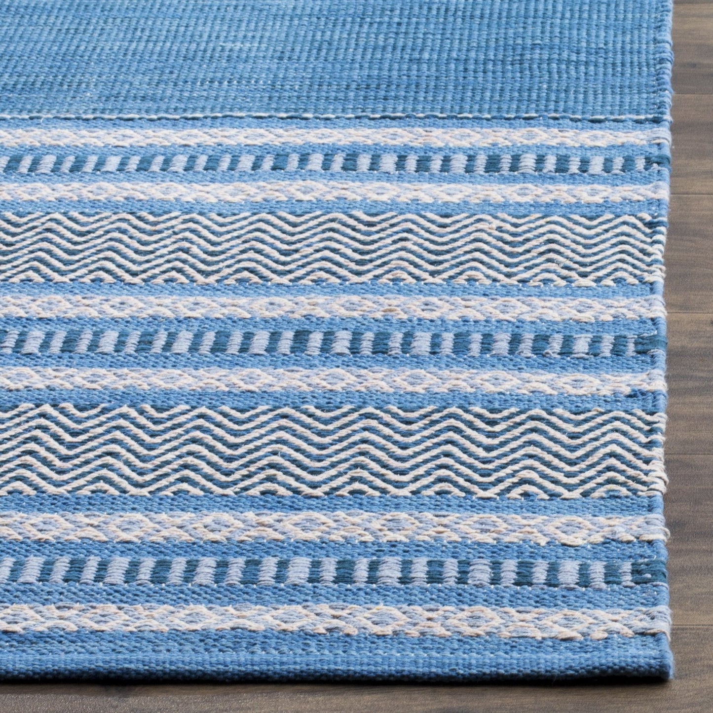 SAFAVIEH Montauk Collection Runner Rug - 2'6" x 12', Blue & Grey, Handmade Flat Weave Stripe Cotton, Ideal for High Traffic Areas in Living Room, Bedroom (MTK214A)