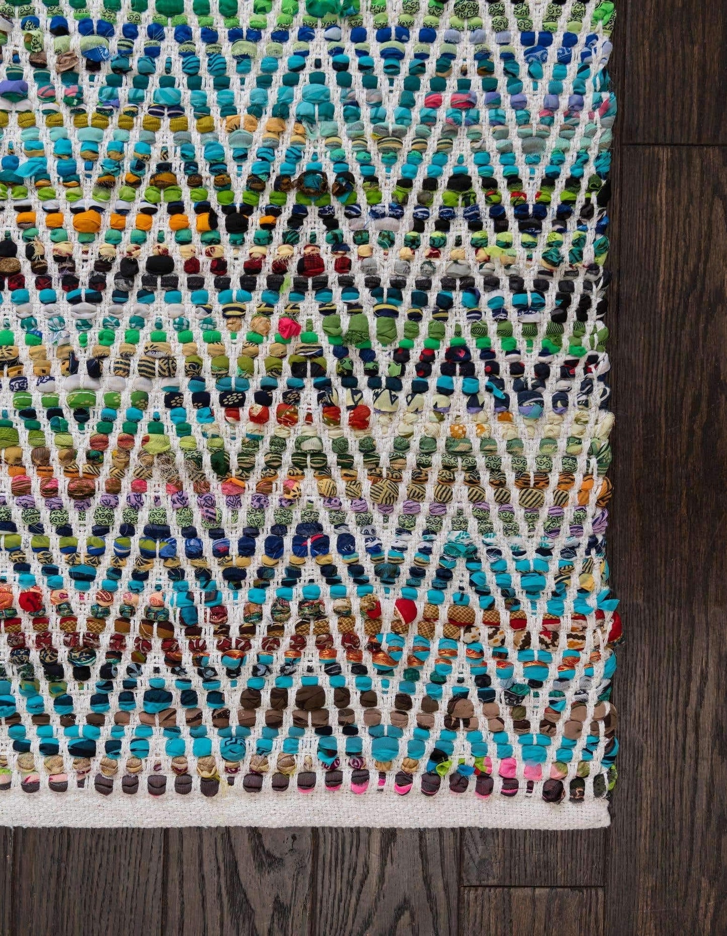 Unique Loom Chindi Chevron Collection Area Rug - Claire (5' 1" x 8' Rectangle, Green/ Ivory)