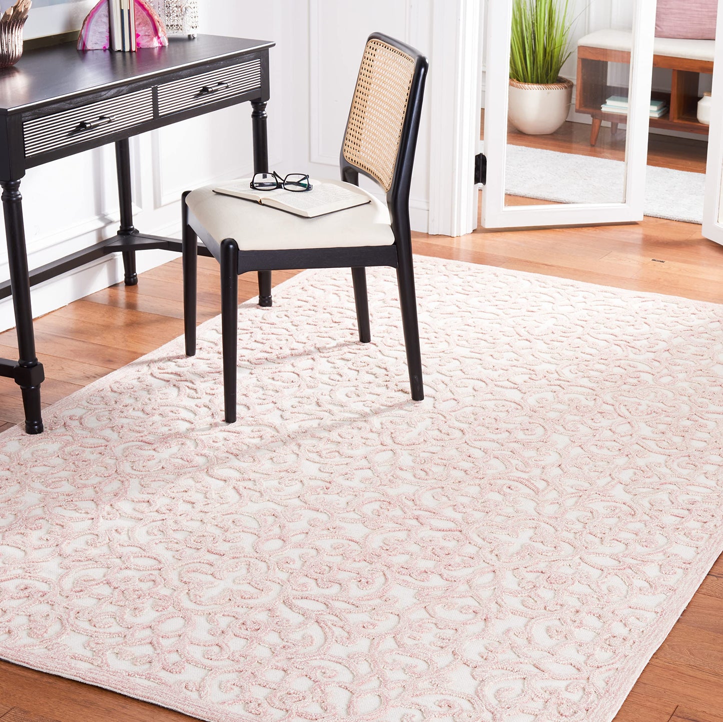 SAFAVIEH Trace Collection Area Rug - 6' x 9', Ivory & Pink, Handmade Scroll Wool, Ideal for High Traffic Areas in Living Room, Bedroom (TRC103U)