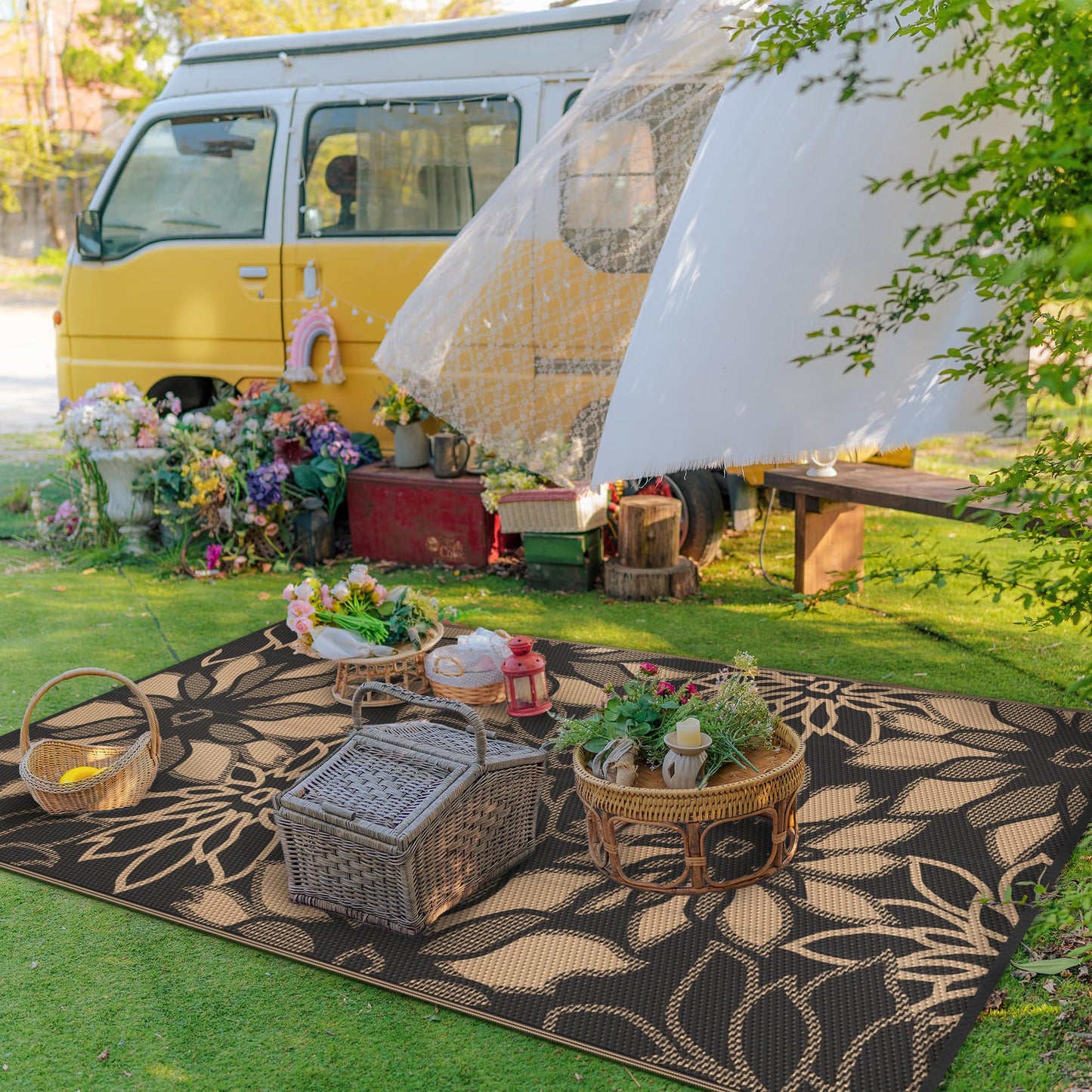 GENIMO Outdoor Rug Waterproof for Patio Decor, 5' x 8' Reversible Plastic Straw Floral Camping Carpet, Large Area Rugs Mats for RV, Camper, Deck, Balcony, Porch, Beach, Picnic, Black & Brown
